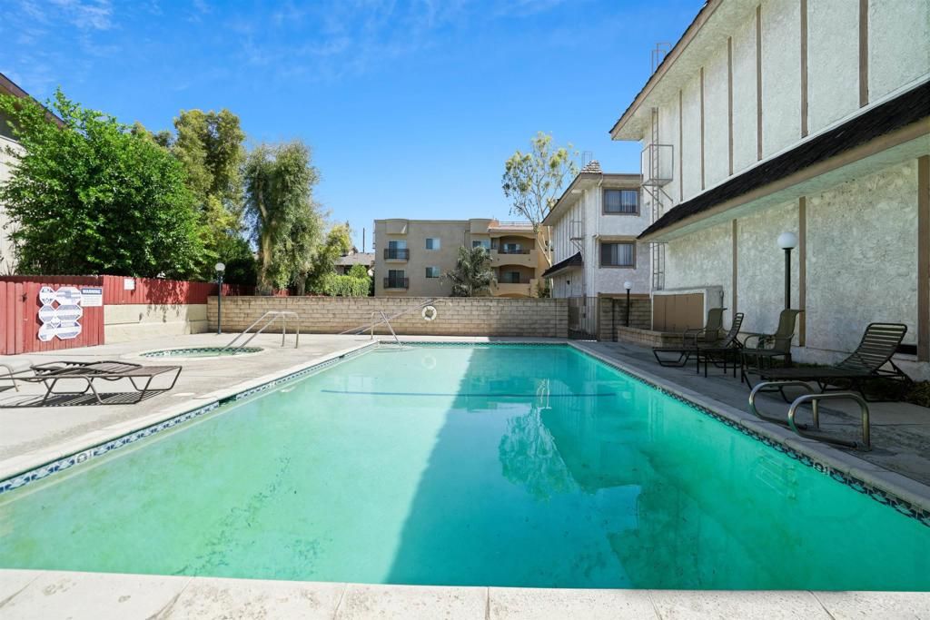 listing image 130727623674950669721