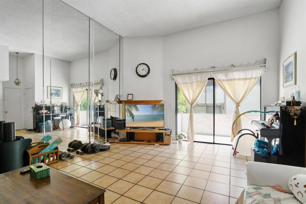 listing image 130725215370841448696