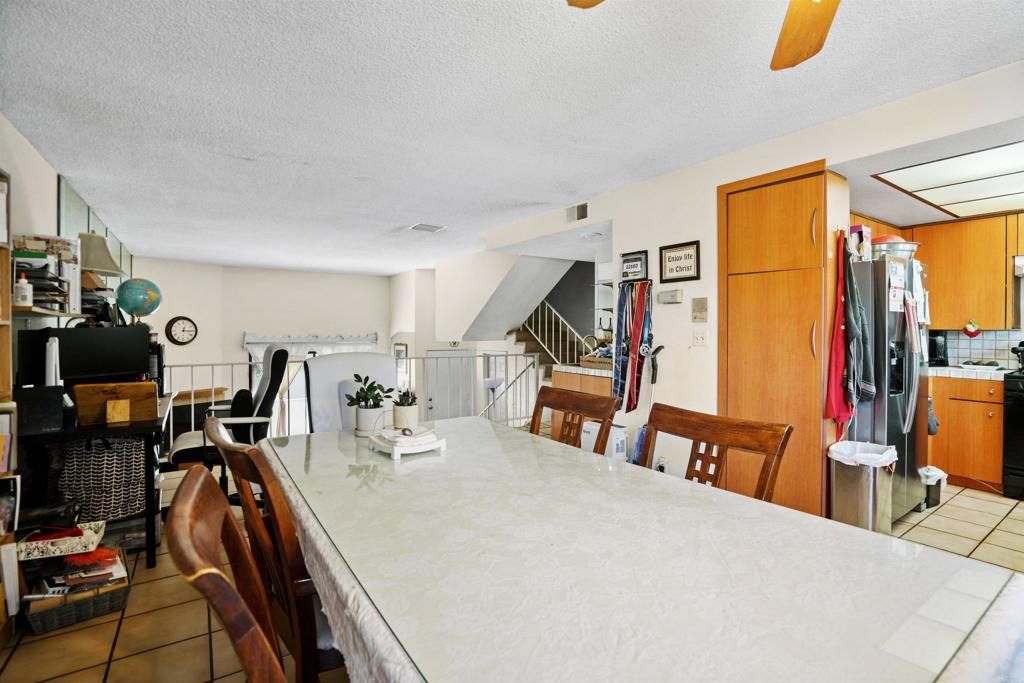 listing image 130722491407049586467