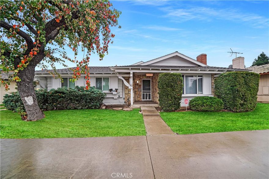 FOUR PLEX IN THE HEART OF HUNTINGTON BEACH! DESIRABLE COVINGTON MODEL: FOUR UPGRADED UNITS; FOUR TENANT OCCUPIED UNITS WITH EXCELLENT TENANTS. GREAT LOCATION! EXCELLENT FOR INVESTORS.  UNIT 1)  3/2, SINGLE LEVEL, INCLUDES A CONVENIENT BACK ENTRANCE THROUGH PRIMARY BEDROOM, ENCLOSED SIDE YARD W/GATE ACCESS, FIREPLACE, PLUS ADDITIONAL PARKING SPOT.  UNIT 2) 2/2, SINGLE LEVEL, LARGE ENCLOSED PATIO, PLUS ONE ADDITIONAL PARKING SPOT. UNIT 3)  2/1/1.5, TWO STORY, ENCLOSED PATIO W/GATE ACCESS TO PARKING LOT. UNIT 4) UPSTAIRS CARRIAGE UNIT, 2/1, SINGLE LEVEL, FRONT BALCONY.  EACH UNIT HAS A SHARED GARAGE, COMMUNITY LAUNDRY ROOM WITH INCOME GENERATING MACHINES, CONVENIENT MAIL DROP IN FRONT DOOR. LANDSCAPED BREEZEWAY, ALL UNITS REMODELED WITH QUARTZ COUNTERS, SHAKER CABINETS, NEW APPLIANCES, LAMINATE FLOORING THROUGHOUT, NEW WINDOWS, RECESSED LIGHTING, CEILING FANS IN ALL UNITS, NEW HEATER IN ALL UNITS INSTALLED 2 YEARS AGO .  INTERIOR AND EXTERIOR PAINTED TWO YEARS AGO. TENTED ONE YEAR AGO. GOOD CASH FLOW OPPORTUNITY.  LESS THAN 10 MINUTE DRIVE TO BEACH, EASY ACCESS TO FREEWAYS, CONVENIENTLY LOCATED TO RESTAURANTS, SHOPS, SCHOOLS, PARKS, AND TRANSPORTATION.