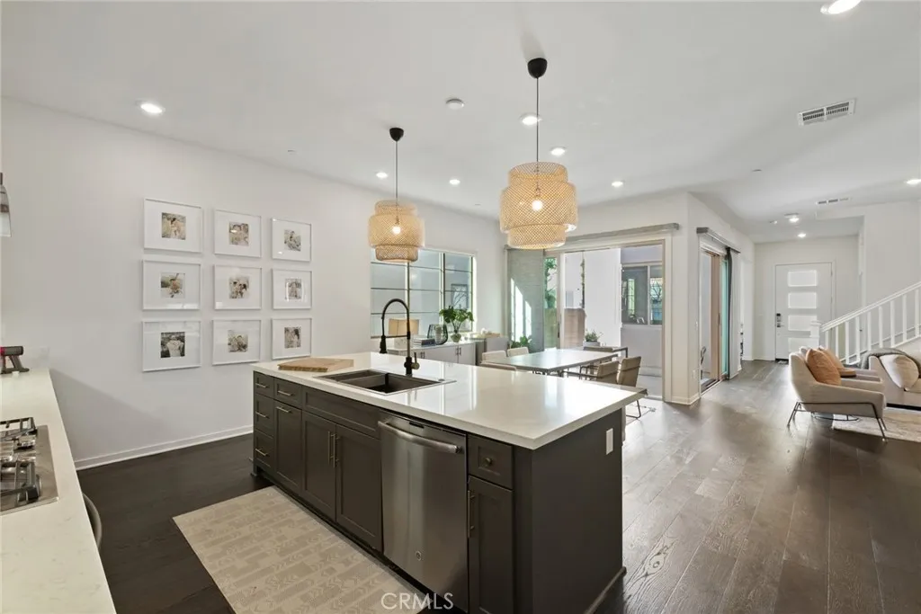 Irvine, California 92618, United States, 3 Bedrooms Bedrooms, ,3 BathroomsBathrooms,Residential,Active,8125