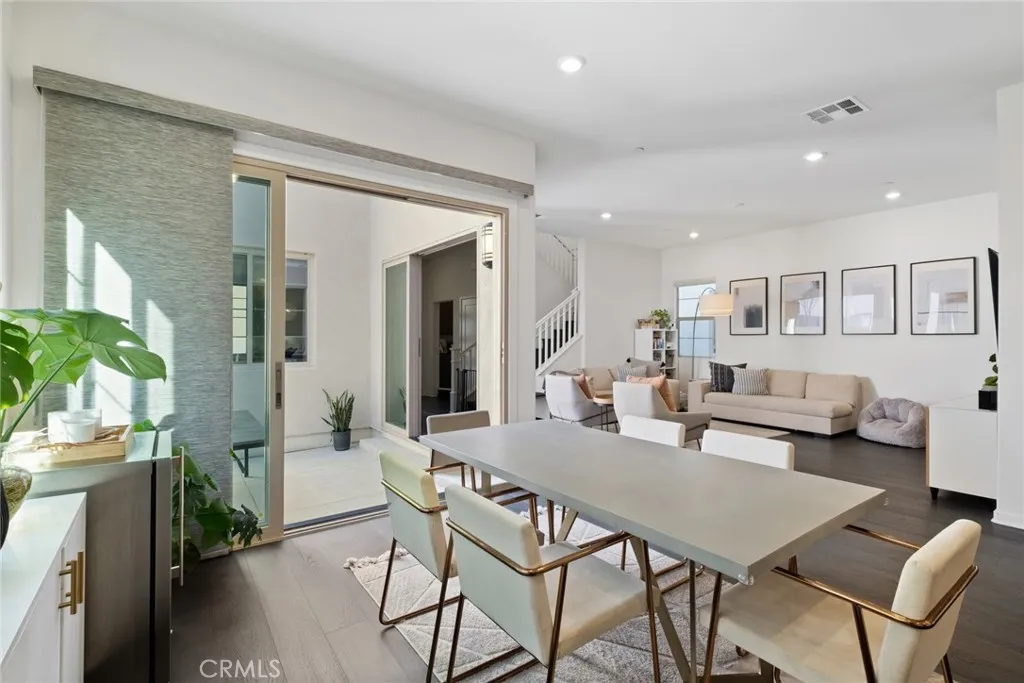 Irvine, California 92618, United States, 3 Bedrooms Bedrooms, ,3 BathroomsBathrooms,Residential,Active,8125