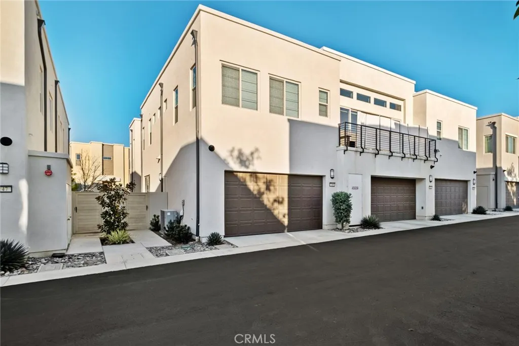 Irvine, California 92618, United States, 3 Bedrooms Bedrooms, ,3 BathroomsBathrooms,Residential,Active,8125