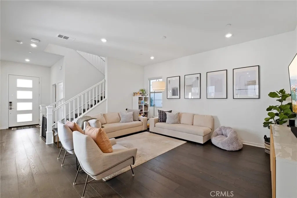 Irvine, California 92618, United States, 3 Bedrooms Bedrooms, ,3 BathroomsBathrooms,Residential,Active,8125