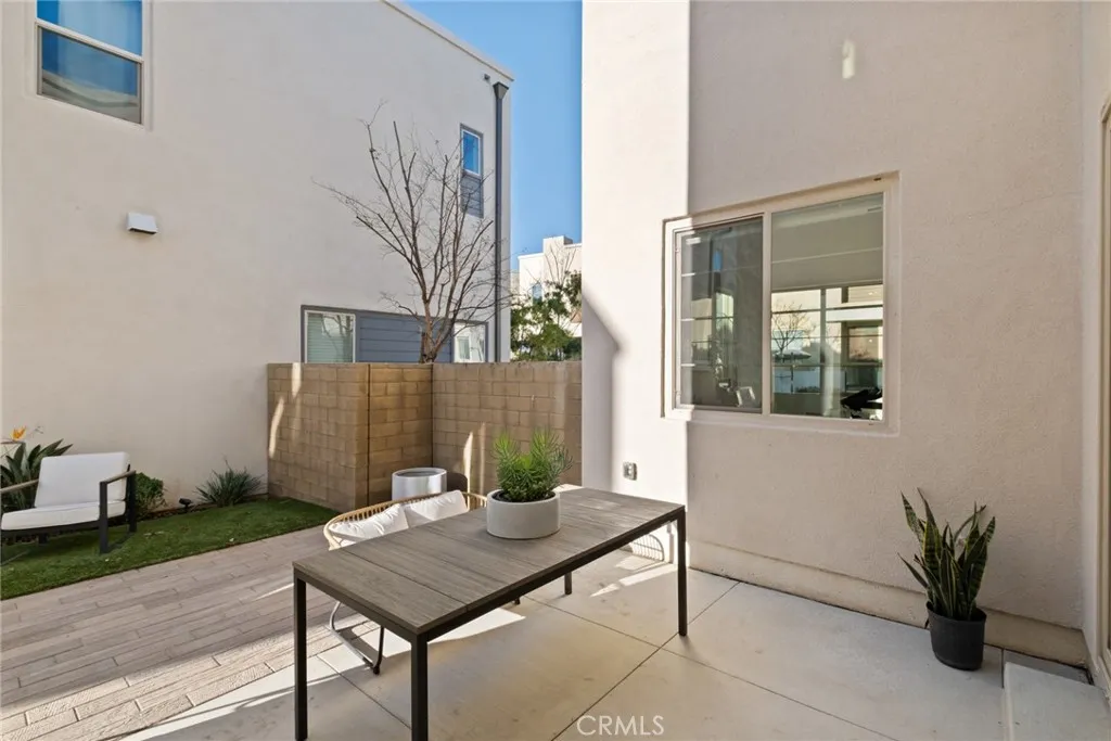 Irvine, California 92618, United States, 3 Bedrooms Bedrooms, ,3 BathroomsBathrooms,Residential,Active,8125