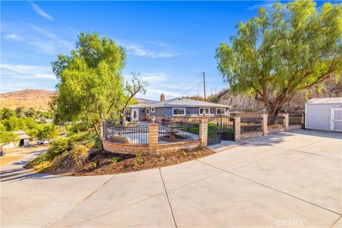 A home in Agua Dulce