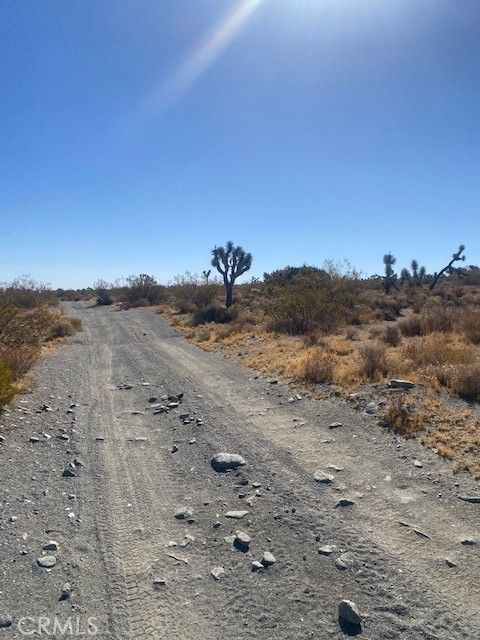 0 The  Northeast Quarter of section 9, Township 4 No Pinon Hills CA 92372