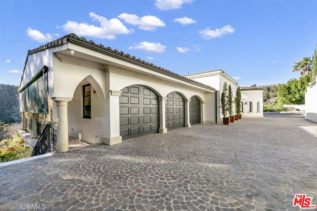 2321 Castillian Drive