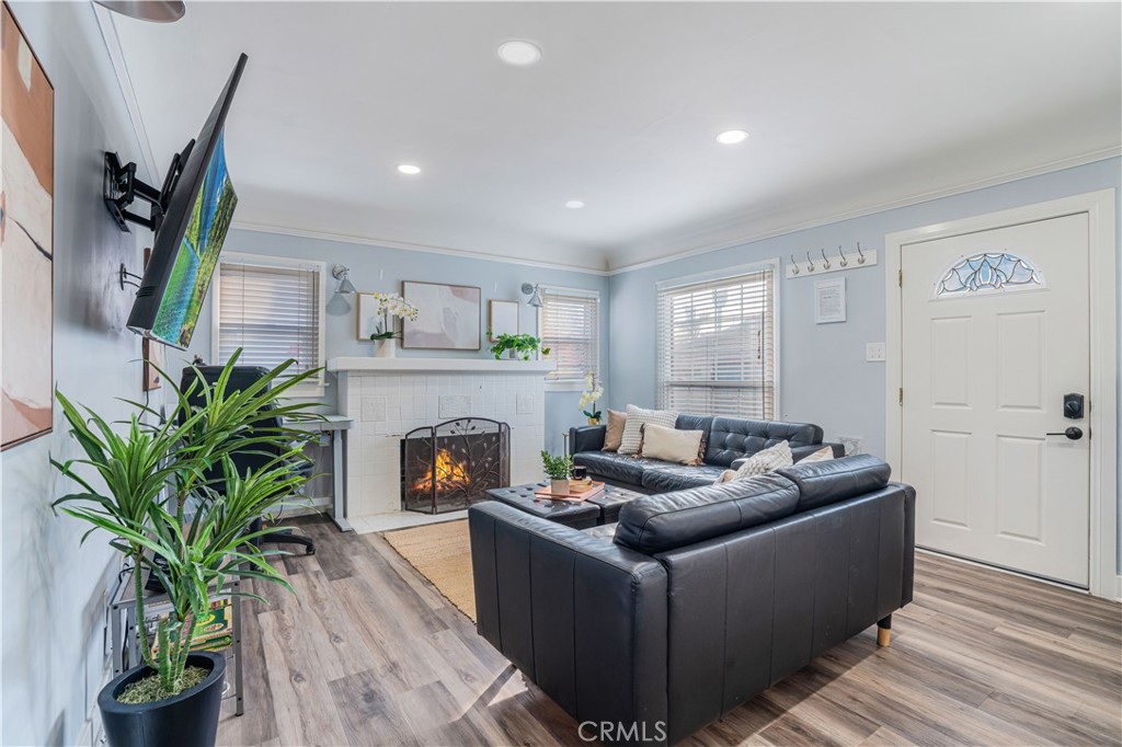 1946 Loma Drive