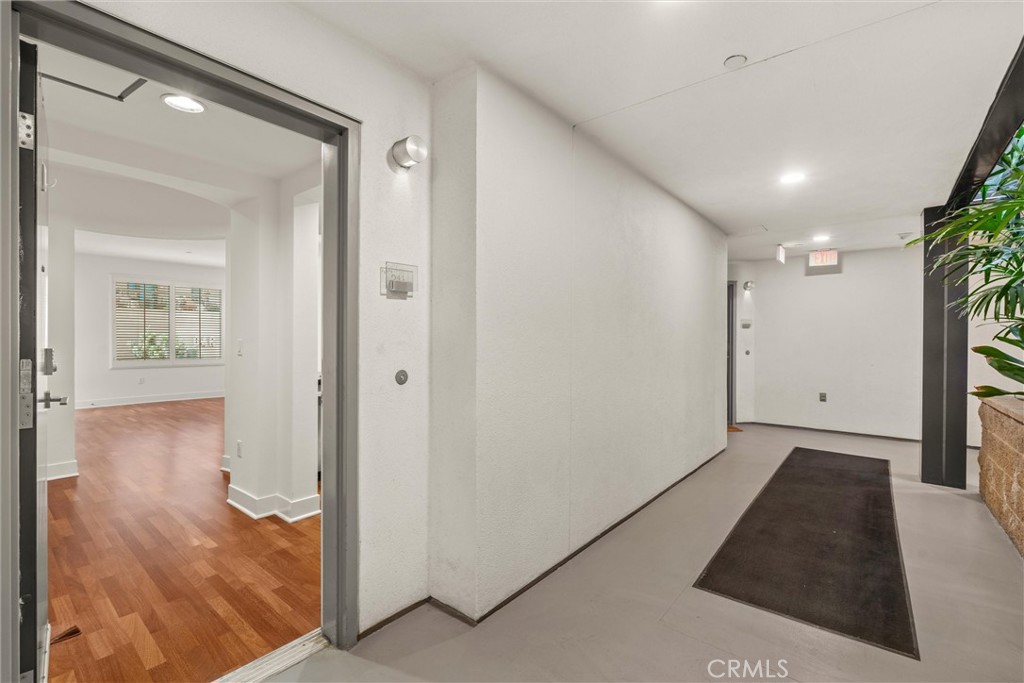 150 The Promenade N 211