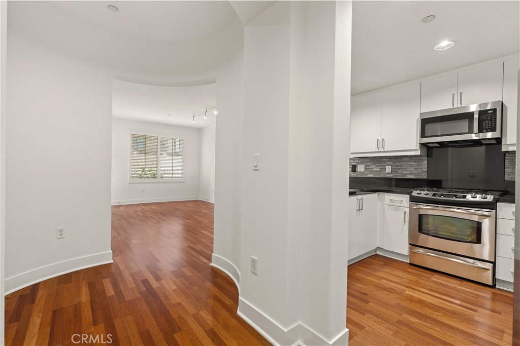 150 The Promenade N 211