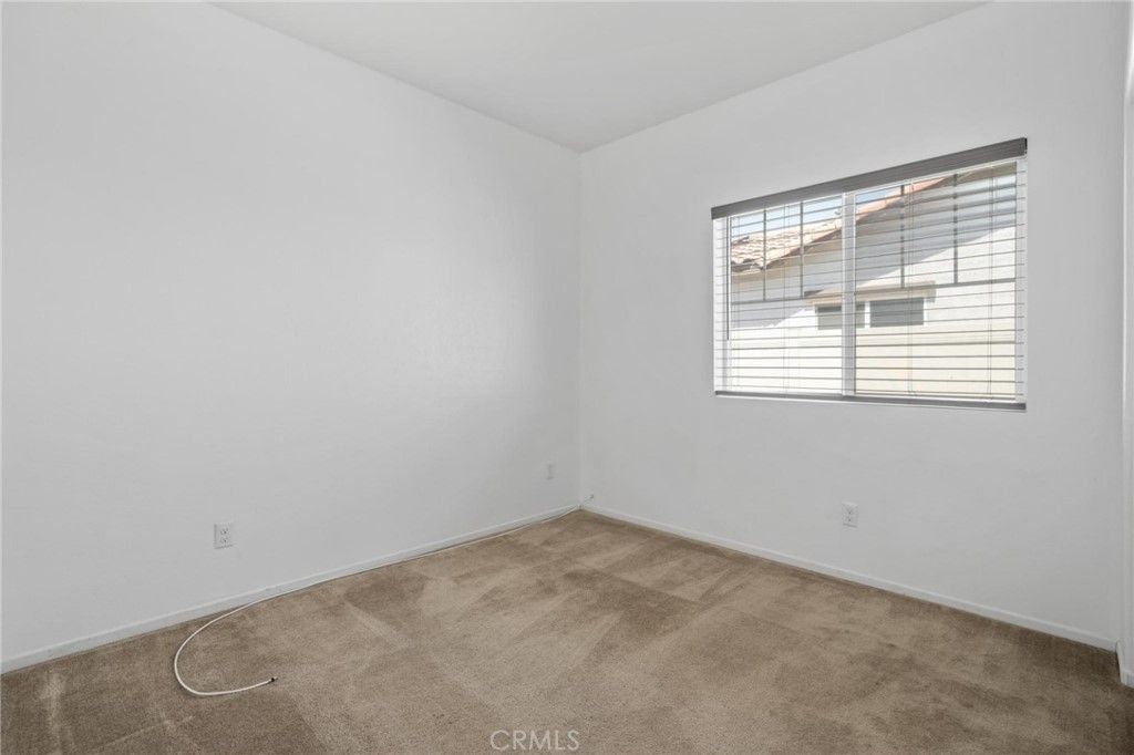 listing image 130725793418978912271