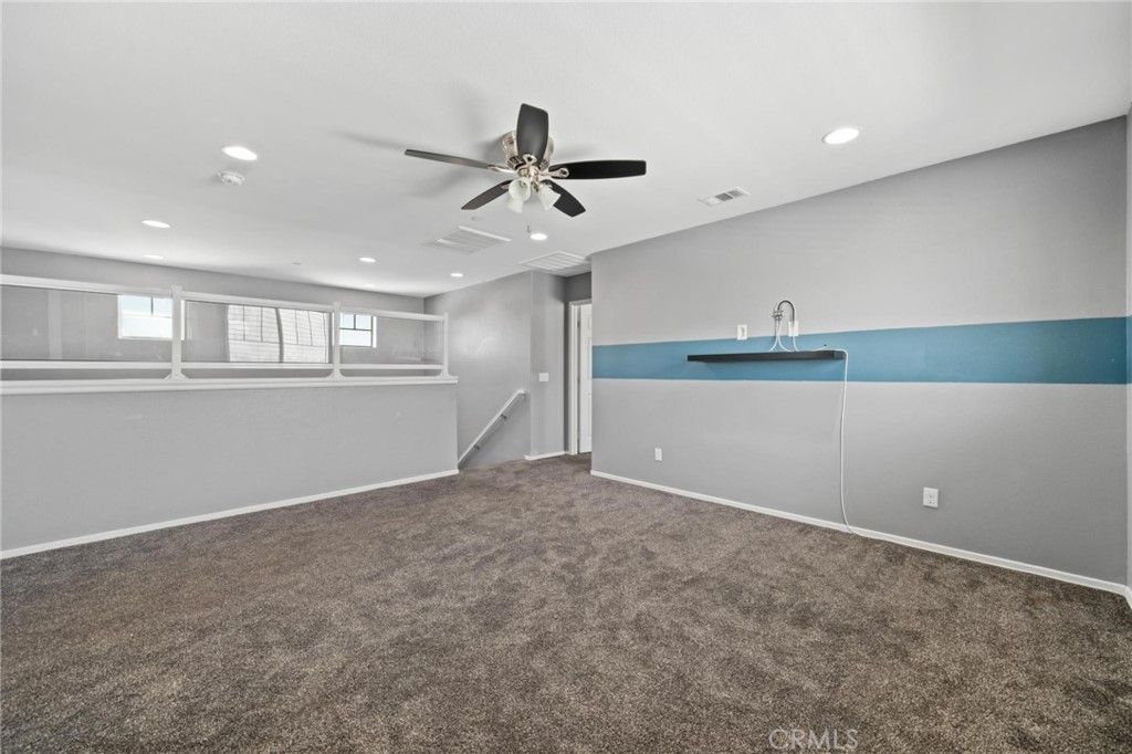 listing image 130724396806338715511