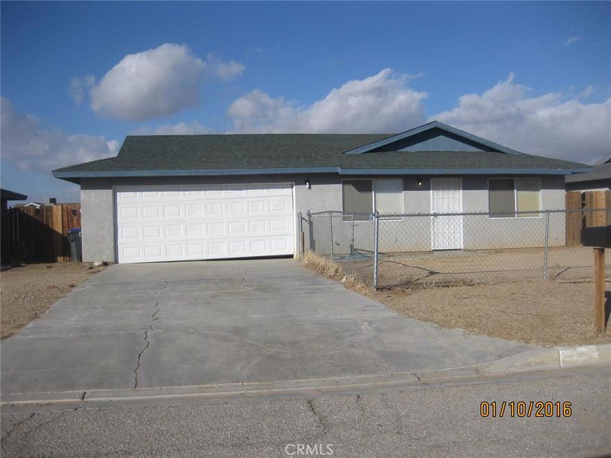 JUST REDUCED $10,000! THIS 3 BDRM 2 BATH HOME IS MOVE-IN READY FOR YOUR TENANT.  Seller wants it sold.  BRING YOUR INVESTORS.  THIS WILL NOT LAST LONG AT THIS PRICE.