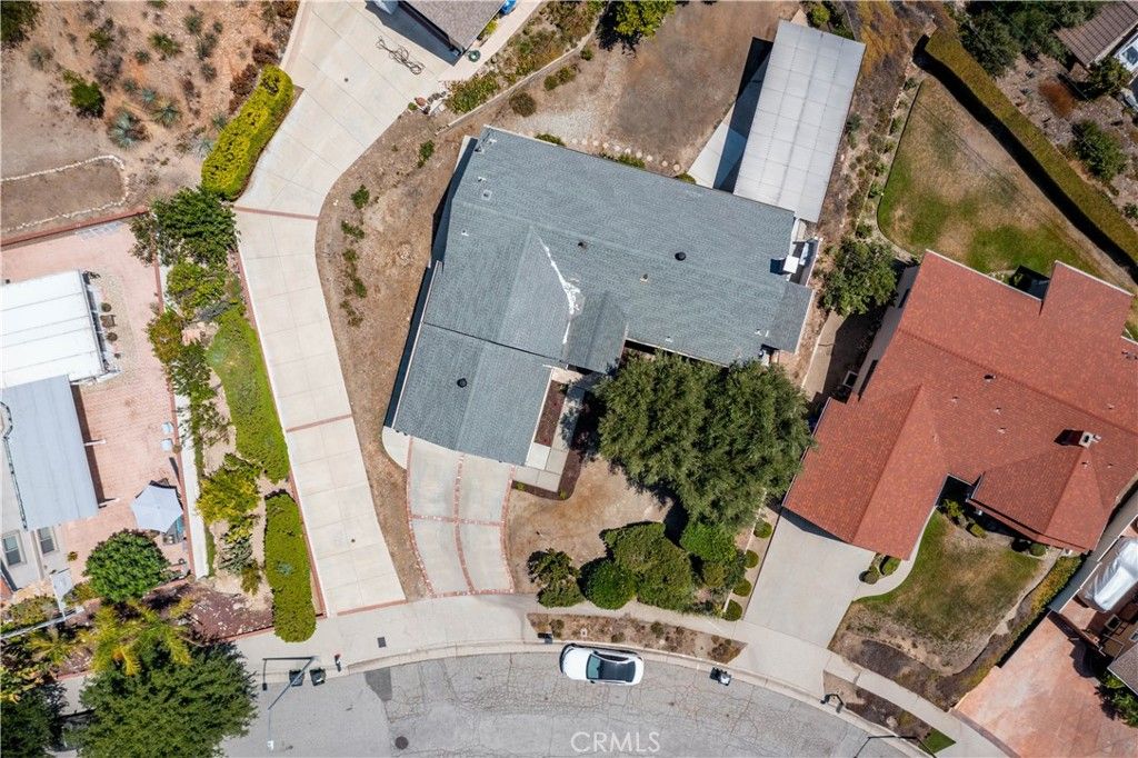 listing image 130729114843774916410