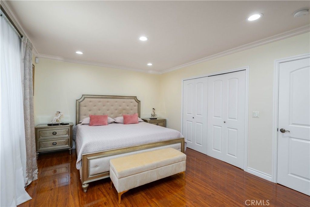 listing image 130726996953340458133