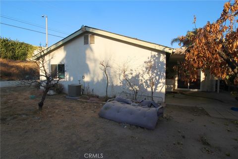 A home in Lake Elsinore