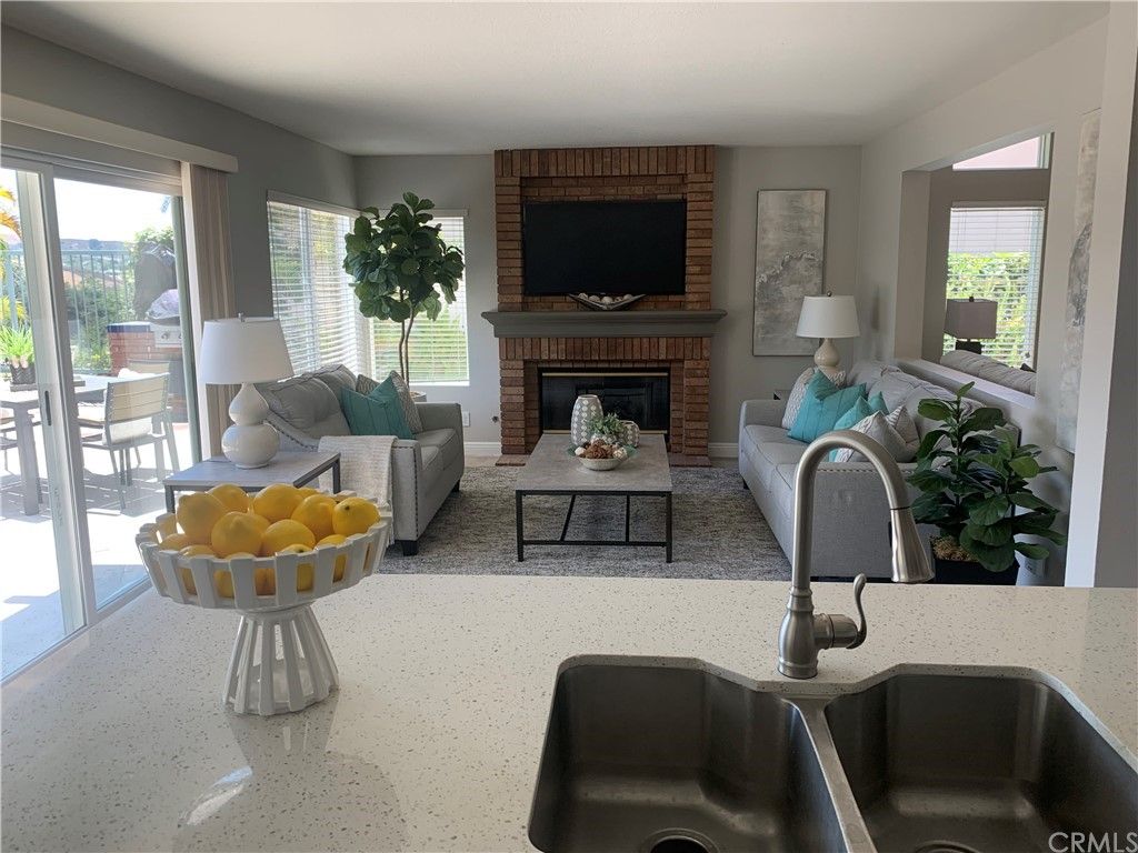 listing image 130724301043968293543