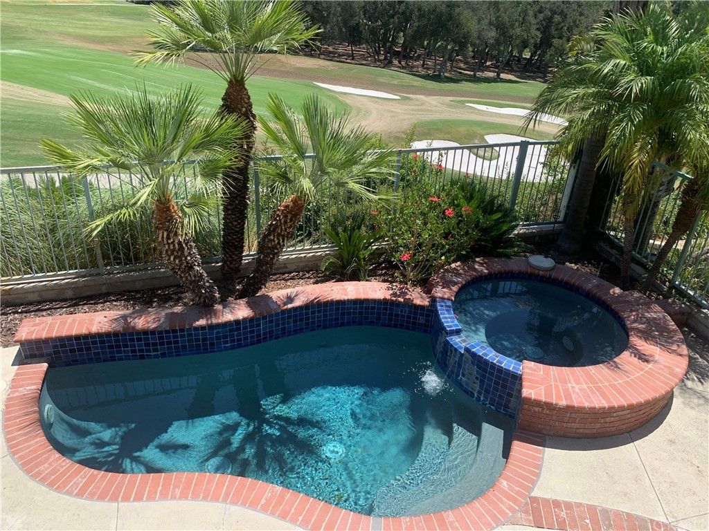 listing image 130723902214015511094