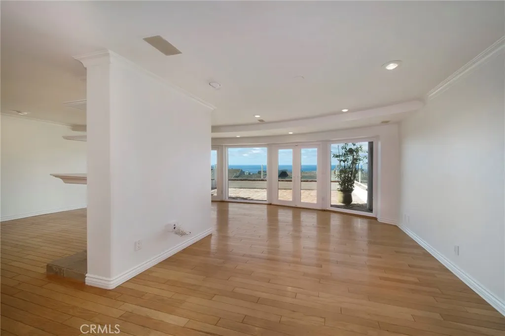 Dana Point, California 92629, United States, 3 Bedrooms Bedrooms, ,3 BathroomsBathrooms,Residential,Active,16409