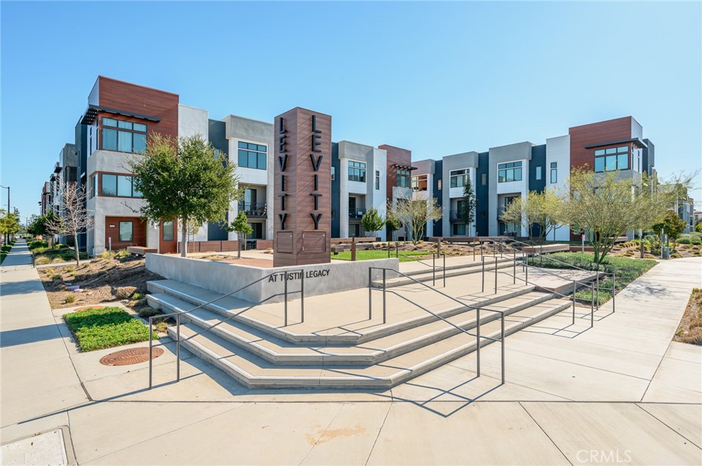 View Tustin, CA 92782 townhome