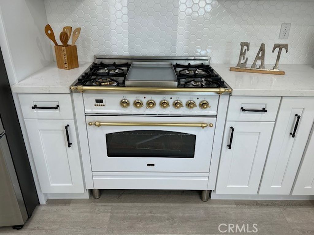 listing image 130724133749865865141