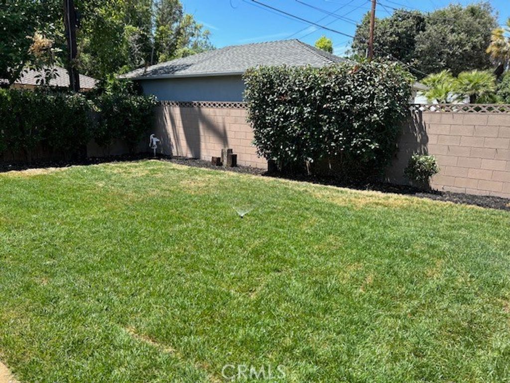 listing image 130726536457601081628