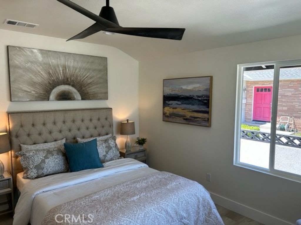 listing image 130726701649094288143