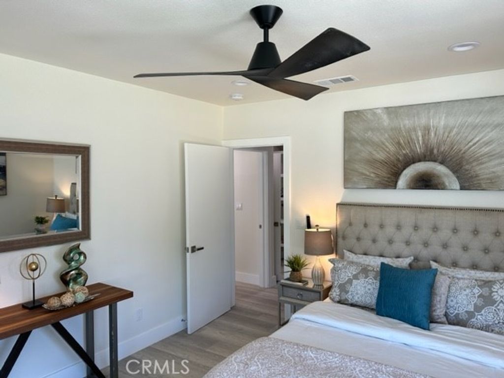 listing image 130724366040765635788