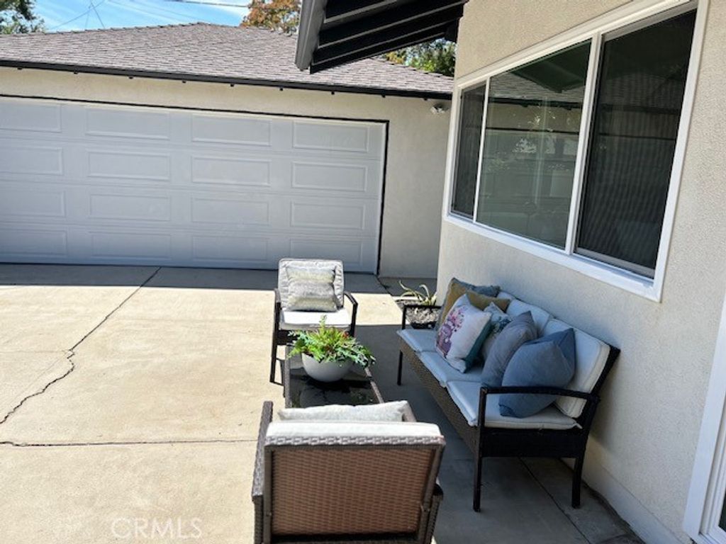 listing image 130727459293333990168