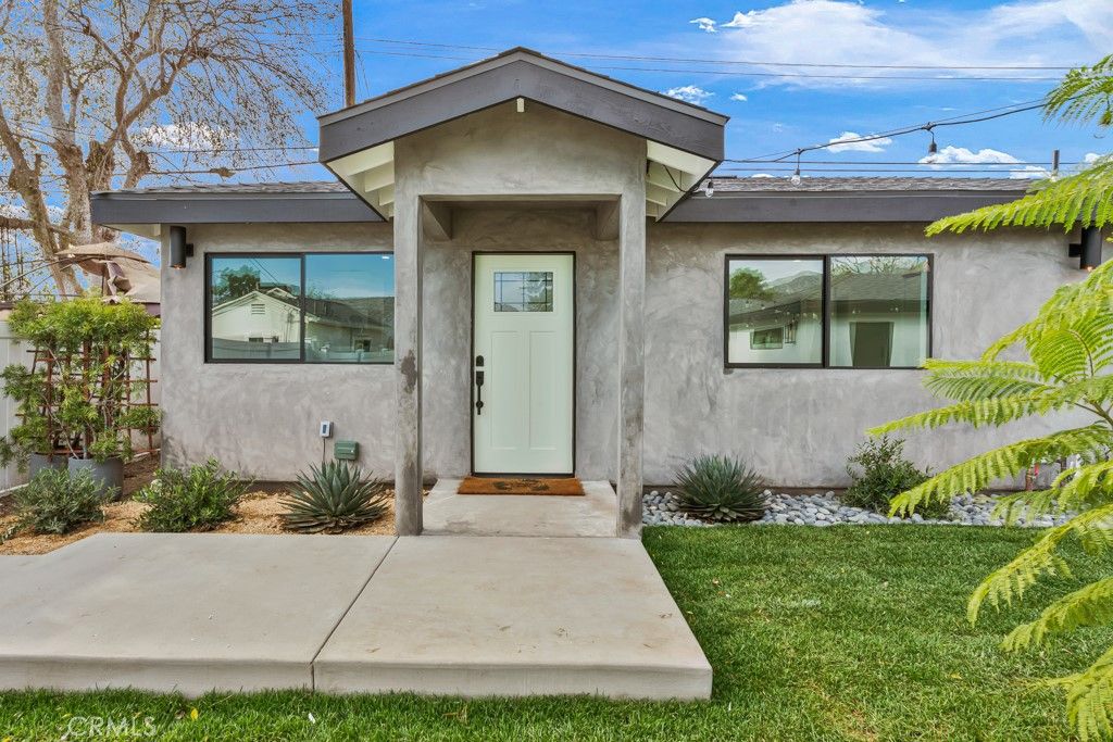 listing image 130725544298135399341