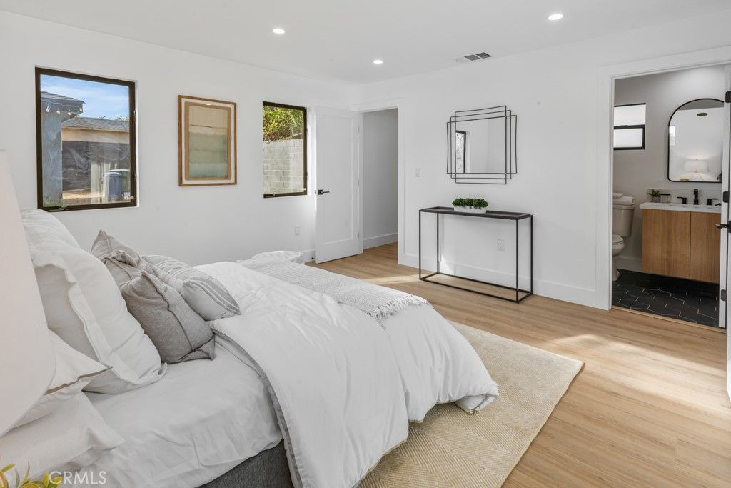 listing image 130721515545747007415