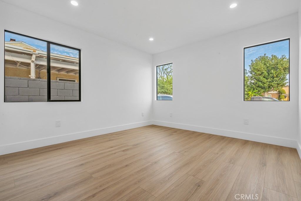 listing image 130723735557305316182