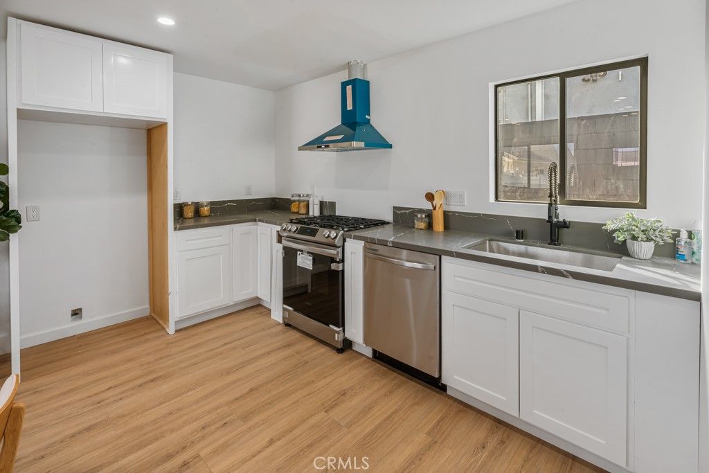 listing image 130725740573735546544