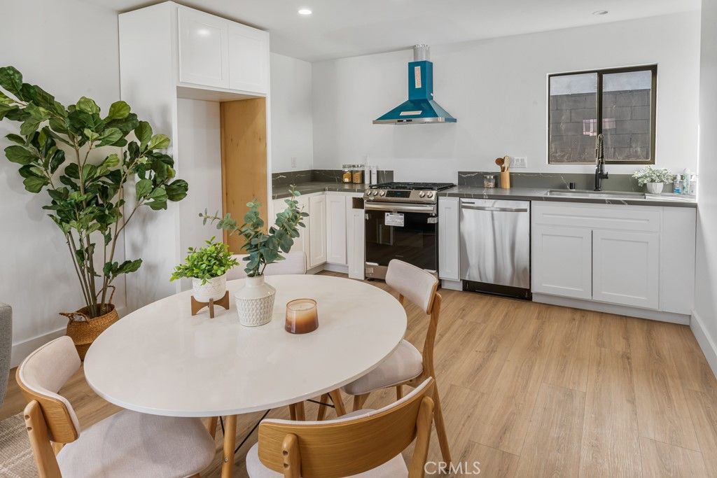 listing image 130729608558871595656