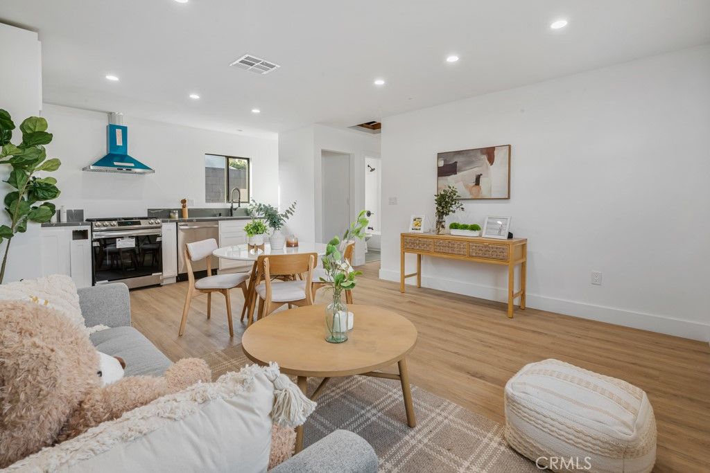 listing image 130723636729251300601