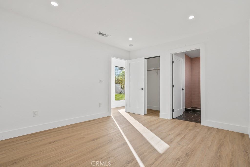 listing image 130727856636291371936
