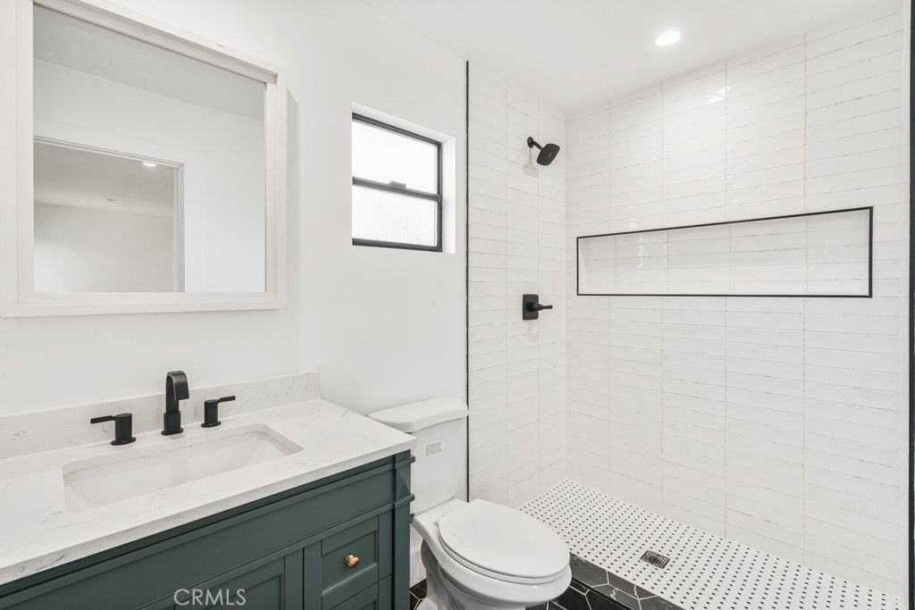 listing image 130722530153201121061