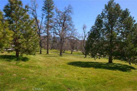 A home in Ahwahnee