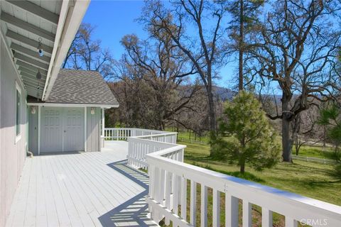 A home in Ahwahnee