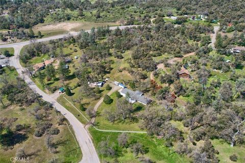 A home in Ahwahnee