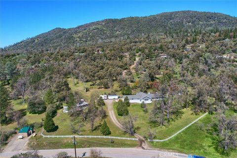 A home in Ahwahnee