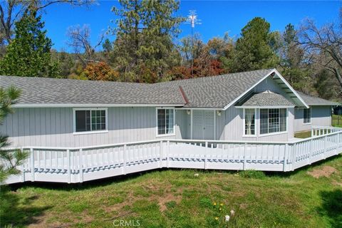 A home in Ahwahnee