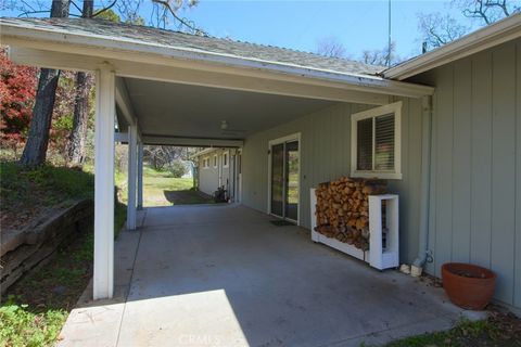 A home in Ahwahnee