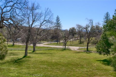 A home in Ahwahnee