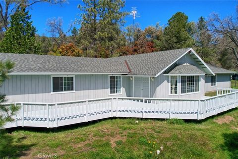 A home in Ahwahnee