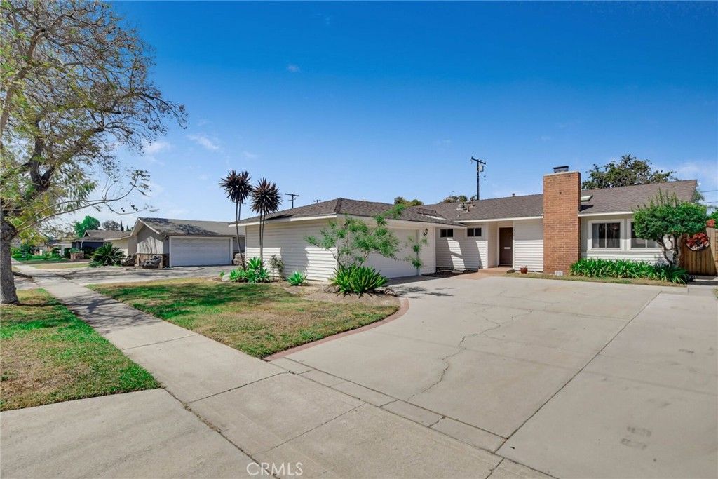 listing image 130725109292245776126