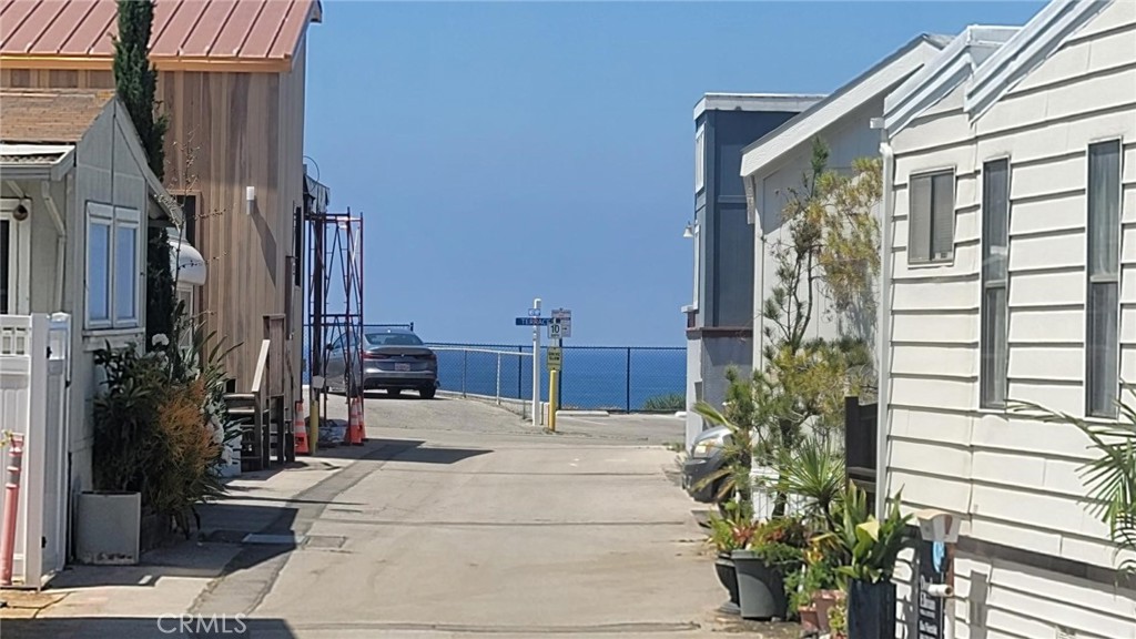 OCEAN VIEW! LOOK OUT YOUR WINDOW AND ENJOY YOUR OCEAN VIEW! ACROSS STREET FROM WILL ROGERS STATE BEACH! PALISADES BOWL MOBILE HOME PARK! 2 CAR TANDUM CARPORT! NEW FLOORING, NEW WATER HEATER, NEW DRAIN PLUMBING, NEW SINKS, JUST PAINTED INSIDE AND OUT, SPACE RENTAL IS ONLY $574 PLUS WIFI!