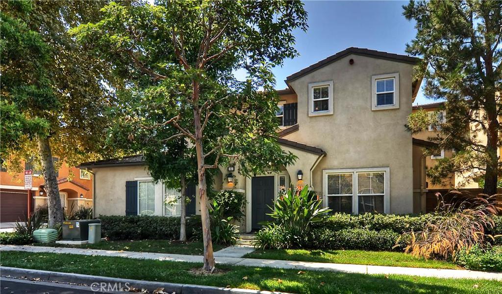 In the prestigious and gated area of Oak Creek, this absolutely gorgeous 3 Bedroom / 2.5 Bath Townhome is for sale