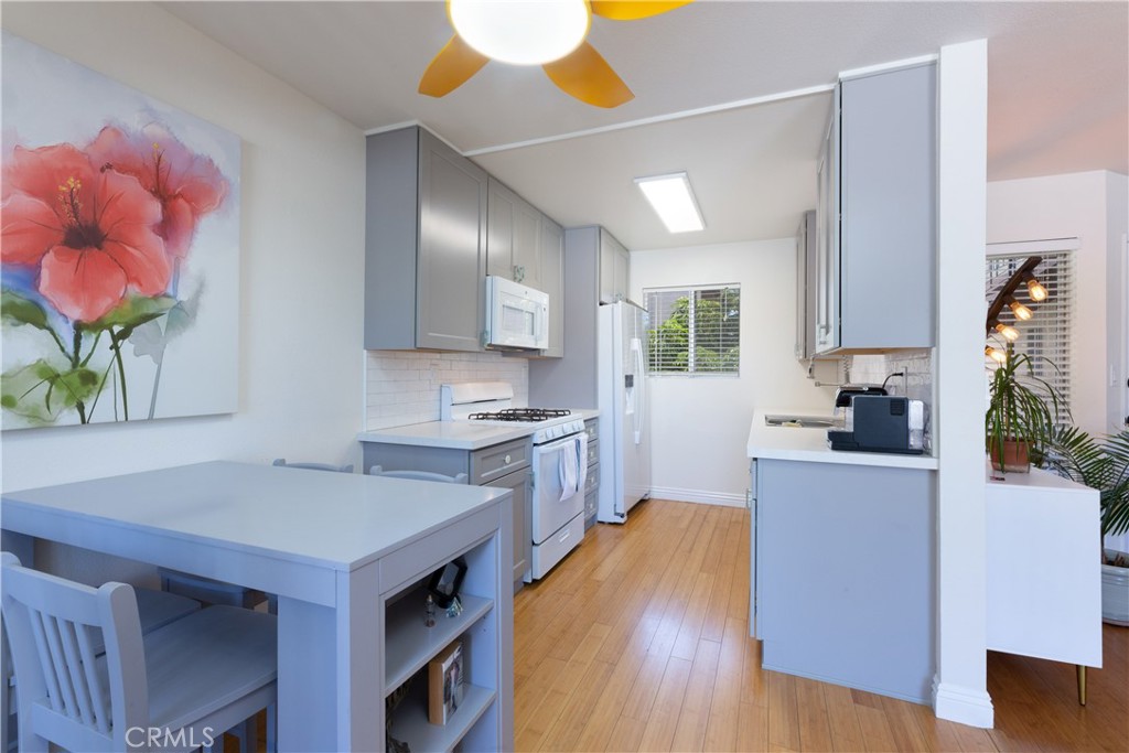 353 n colorado place 205